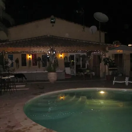 Le Verger De Sauvebonne ベッド・アンド・ブレックファスト 3*